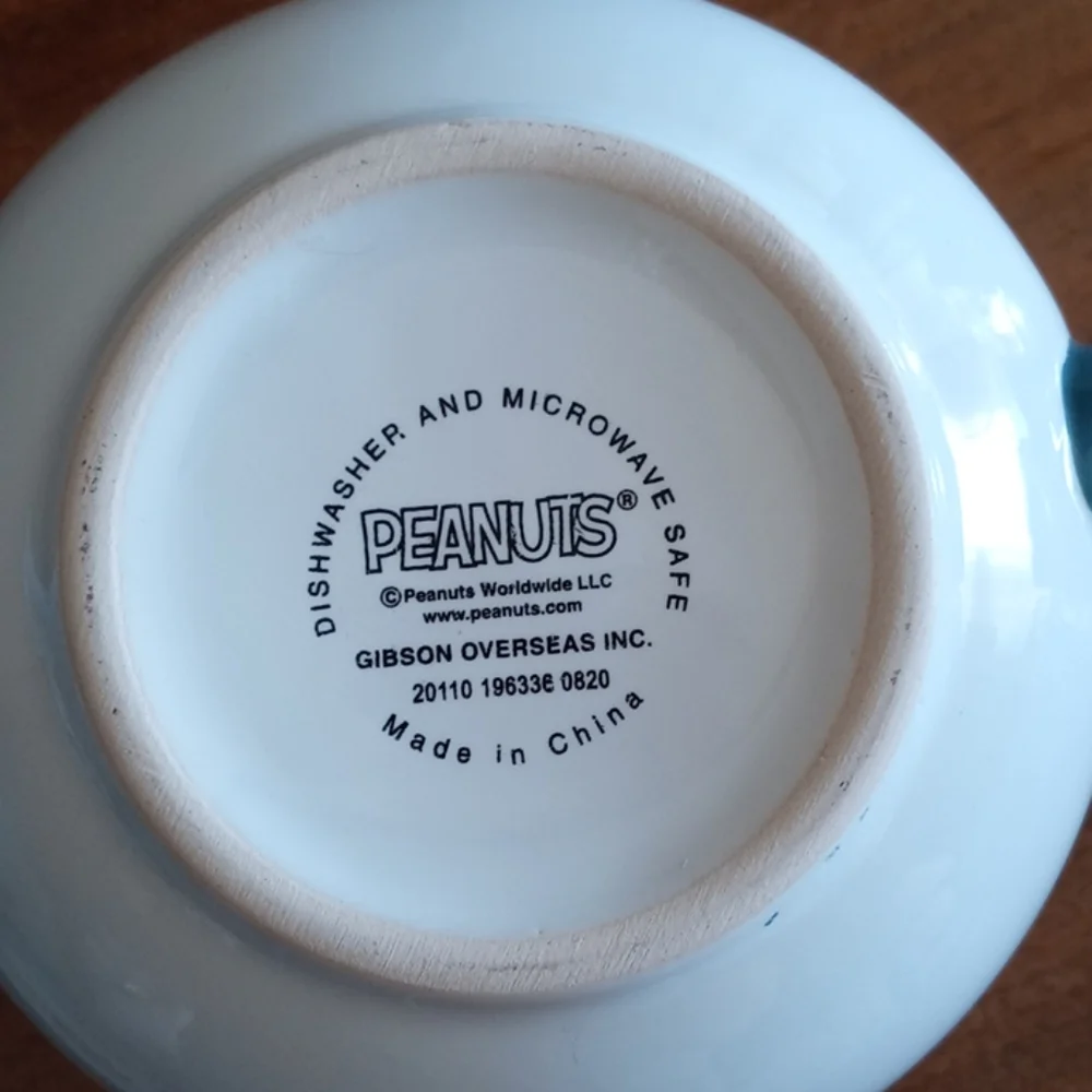 Snoopy and Linus mug